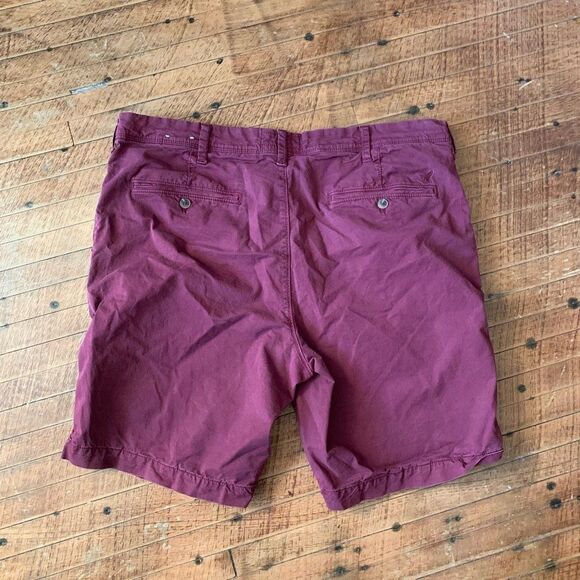 American Eagle burgundy slim size 38 normcore shorts - Picture 3 of 3